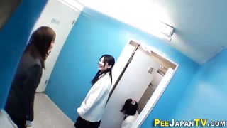 Real japanese teenager peeing