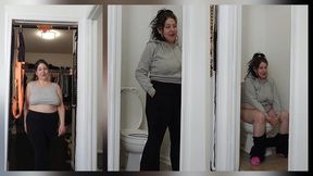 Fashion Model Elle Peeing B4 Walking The Runway