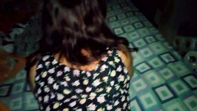 me culeo a mi prima en su cumpleanos, le doy una buena montada de regalo.