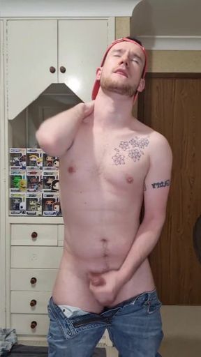 Country fellow jizzing in his bedroom