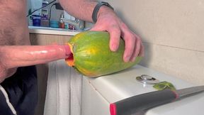 xiscoxx masturbates with papaya