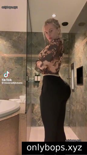 TikTok star turned amateur celeb shows off her onlyFans content