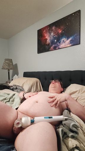 Chub uses vibrating wand cums with huge butt plug