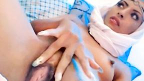 Big Arab Beaver Lips