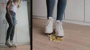 Crushing a Banana under my Buffalos - FullHD 1080p