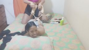 "CARLOTA INMOVILIZA A KARLA EN POSICIÓN DE HOGTIE"