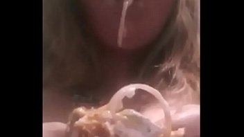 WATCH Hungry BIG TITTIE BBW HOG EATing Messy Cheeseburger