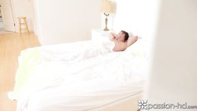 ”Sexy Ho Athena Faris likes a Great Big Panis”