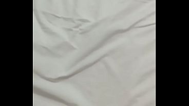 BONUS VIDEO: look how wet i made my bed