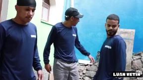 os peoes na obra, fazem sexo escondidos do patrao