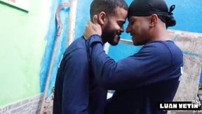 os peoes na obra, fazem sexo escondidos do patrao