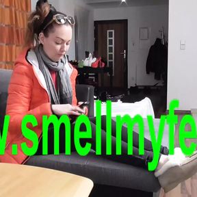 russian mistress foot sniffing