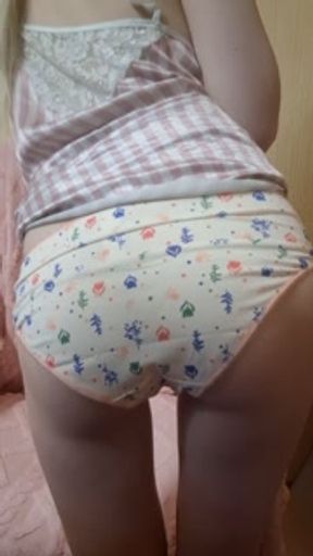 Worshiping a very small ass in teenage panties