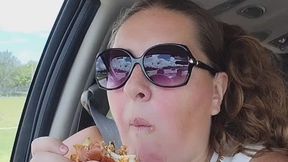 Mandy is starving so she eats while driving- HD 1080p