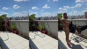 regando as plantas e estendendo roupa peladao