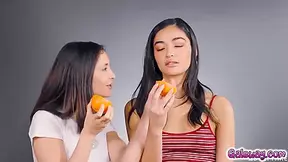 Emily And Jane Orgasm In Their Live Demo Of Oral Experiment