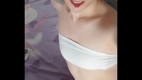 Restrained desires, amplified pleasures