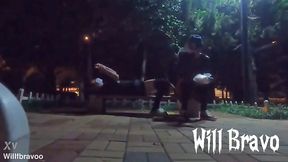 meu amigo e eu transamos na pracinha de madrugada