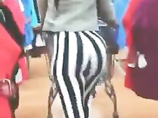 THROWING THAT BOOTY