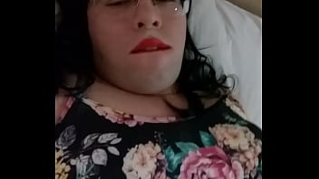 Transex gordinha vende sua virgindade