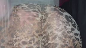 Thicc Leopard with a Big Booty