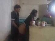 Sirvienta follada en la Cocina (mi esposa casi nos descubre)