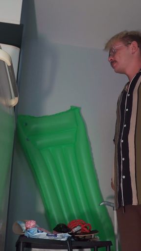 A Stranger Helped Me Bring Food and for That I Had Sex with Him