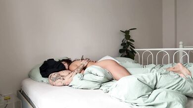 Waking my man up with a blowjob and intimate sex