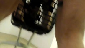 terapia familiar de sexo madrastra difruta mucho que el hijastro le llene el culo de leche se la limpia con la lengua para que le vuelva a acabar en la garganta