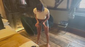 Sarah Wild - The 'Not So' Easy Handcuff Escape Challenge