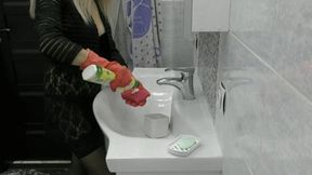 Cleaning the toilet WMV FULL HD 1080p