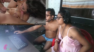 हिंदी में पोर्न रिव्यु - Indian Desi Hot Wife Reactions Watching Porn ( Hot Wife XXX )