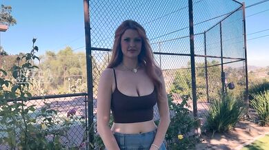 Golf date turns into sneaky public fuck with hot redhead