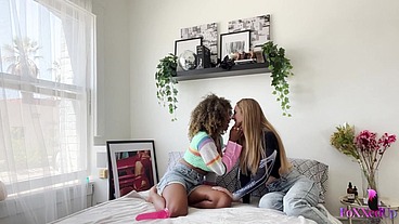 Horny 69 Lesbians Angel Youngs & Jenna Foxx Making Out On Bed!