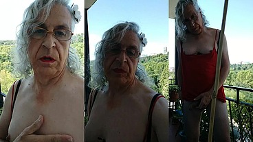 Una puta en el balcón