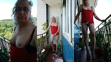 Una puta en el balcón