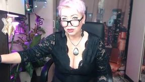 Sensational Strip Tease by Aimee Paradise: Watch This Mature Beauty in Action!