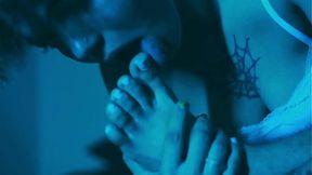 Emilly Shows Off Her Hot and Pretty Feet