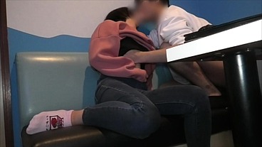旦那のチンポに飽きた30歳人妻がTind◯rで出会った28歳の男とカラオケで浮◯せっくす。