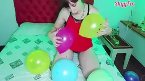 Shyyfxx Playing, Rubbing And Popping Balloons- Balloon Fetish