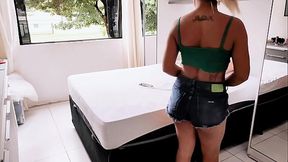 Flagrei minha madrasta fazendo v&iacute_deo para plataforma adulta, entrei no filme e fodi at&eacute_ gozar no fundo do cuzinho da gostosa. Vagninho e Luna Oliveira