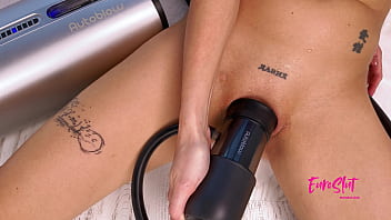 Slutty chick gets her dirty squirt on with Autoblow VacuGlide