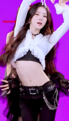 Curvy K-pop fan plays with her belly button