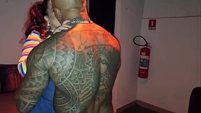 DEI PRO MARIDO DA MINHA AMIGA NA FESTA A FANTASIA