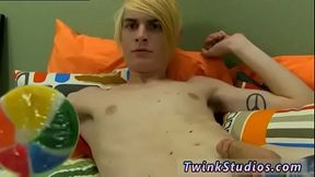 Men hot gay porn semi Preston Andrews dozes off while getting head
