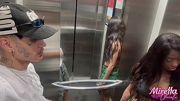 DESCONHECIDO DO ELEVADOR ME LEVA NA CASA DELE EU NÃO IMAGINEI QUE FARIA ISSO COMIGO