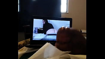 Masterbating to girl buttcrack