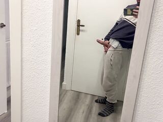 Es mi espejo de la casa preferido, tengo que correrme en él