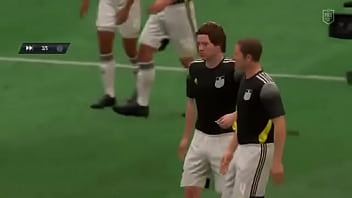 O sacana do juiz segurou, at&eacute_ que na foda gozou no time todo depois de uma foda safada