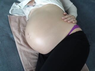 GREAT CUM ON THE BIG ABDOMEN OF THIS PREGGY HOTTY